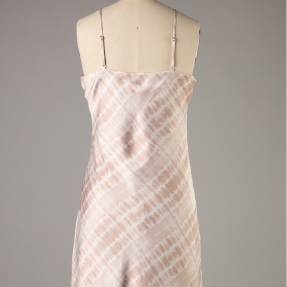 Gorgeous slip dress with adjustable straps - Picture 3 of 4